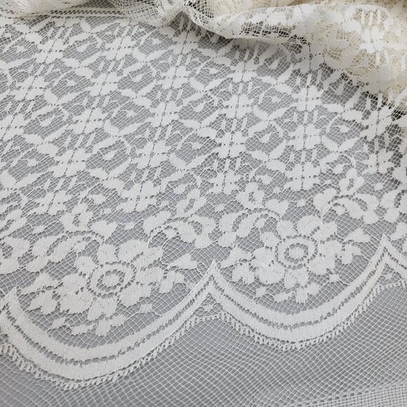Cream Floral Lace Fabric For Sewing and Crafting 74 x 60 - Picture 2 of 4